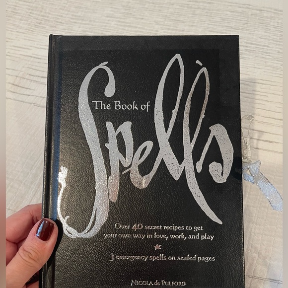 BRAND NEW SET OF 3 LOVE SPELL BOOKS - Picture 8 of 9